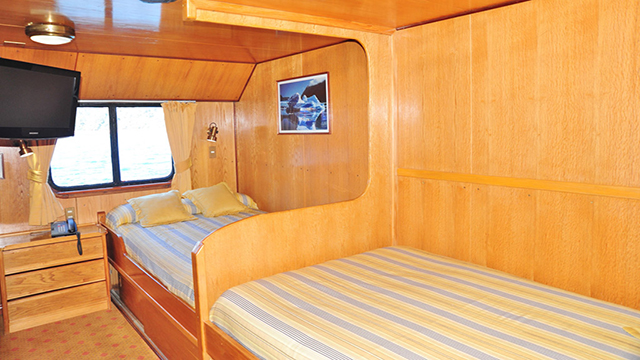 Doble Cabin Acropolis Deck